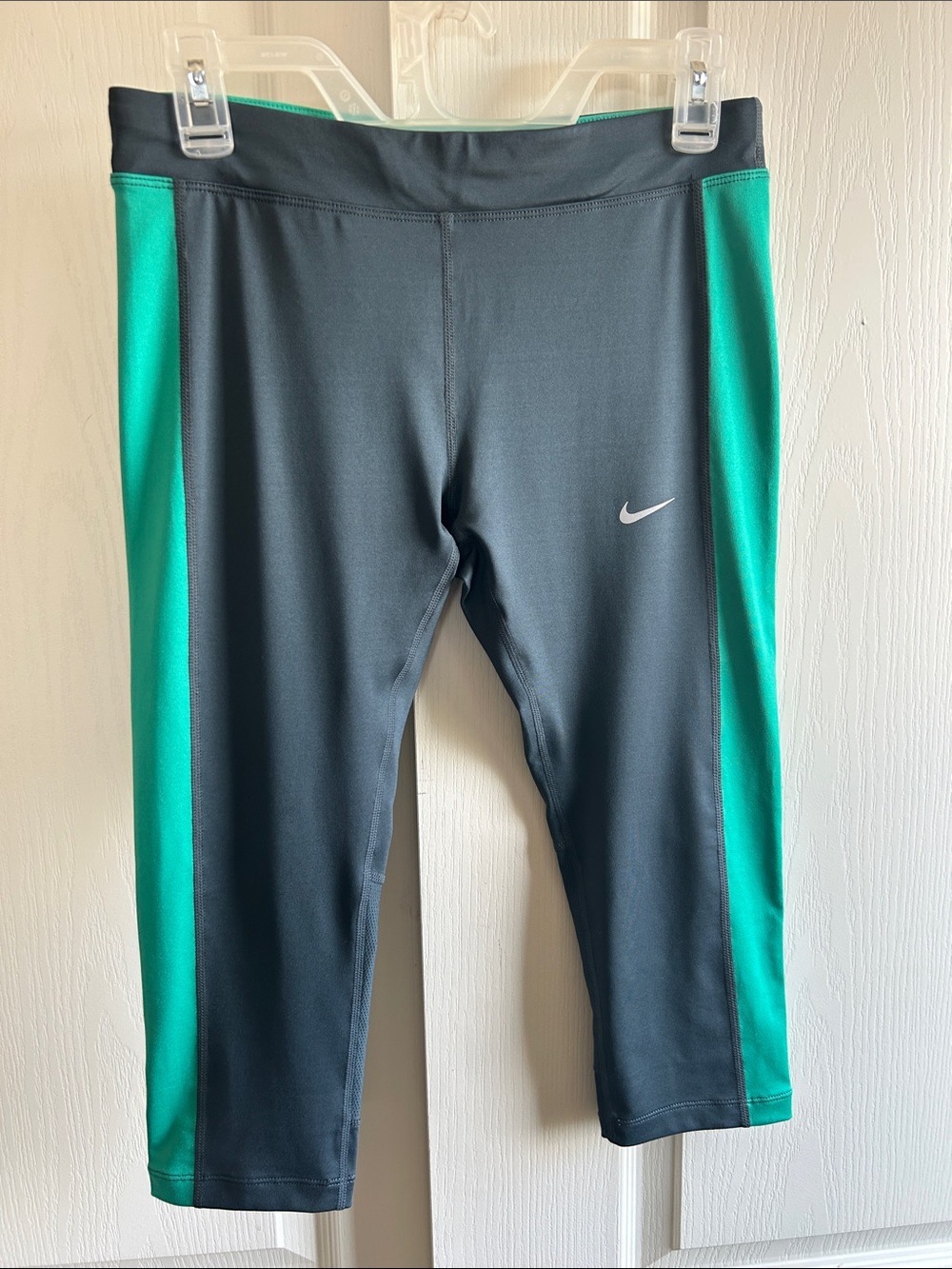 Nike Dark Blue-Gray Capri Leggings with Teal Side Panels